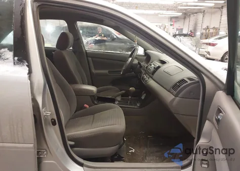 2006 Toyota Camry Le z USA, uszkodzony, nr VIN 4T1BE32K76U671253